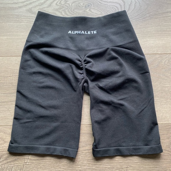 Alphalete amplify biker short - Picture 2 of 5